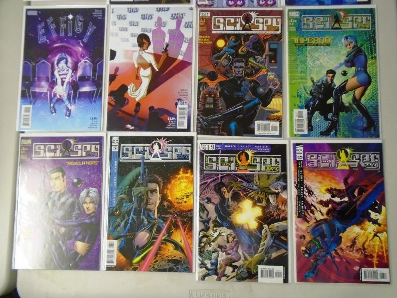 DC/Vertigo Mystery Lot 38 Different, Average 8./VF