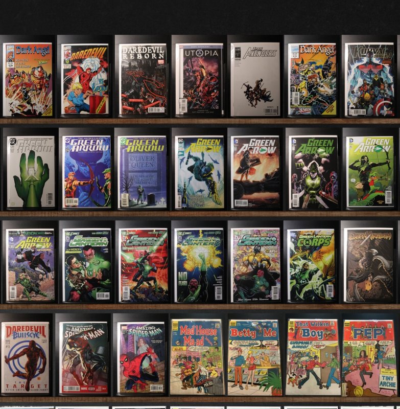 Huge Lot 150+ Comics with Robin, Green Lantern, Green Arrow & More!
