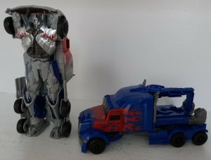2X Flip and Change OPTIMUS PRIME Transformers Age of Extinction  Figure Silver  