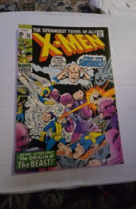 The X-Men #68 (1971) among us stalks the sentinels/origin od the beast