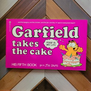 GARFIELD TAKES THE CAKE (Jim Davis 1982) His 5th Book / 1st Print Comics