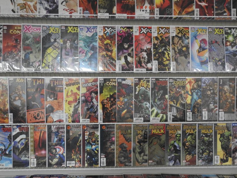 Huge Lot 160+ Comics W/ Daredevil, Spider-Man, Avengers, +More! Avg VF/NM Cond!