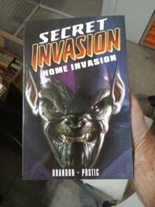 MARVEL COMICS - SECRET INVASION HOME INVASION Softcover TPB. 01