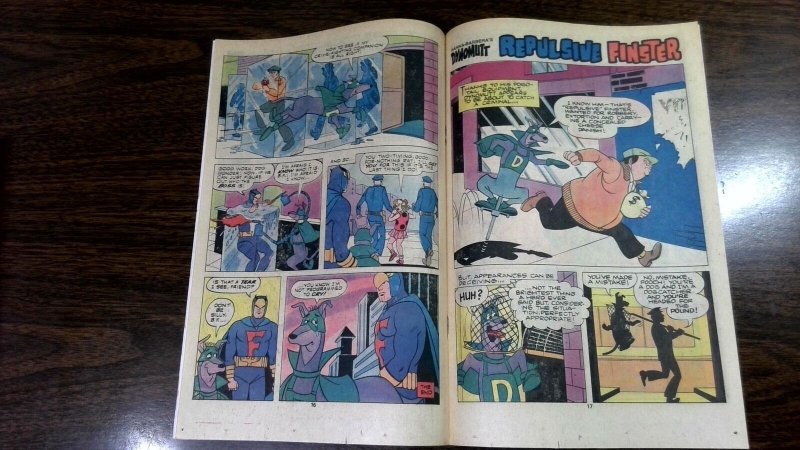 Hanna Barbera Dynomutt #1 1977 Marvel  Scooby Doo  & Abe Lincoln 1st Blue Falcon 