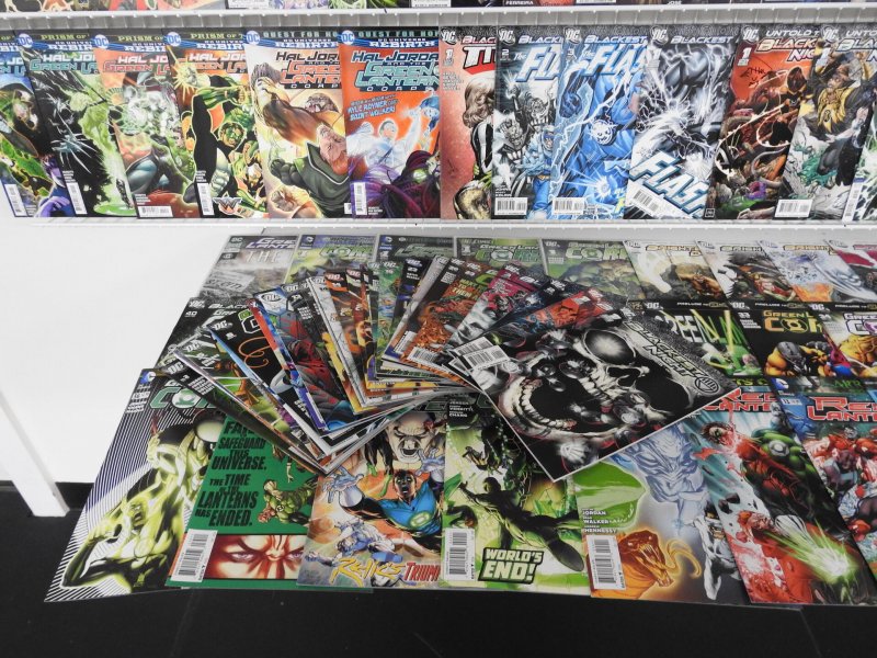 Huge Lot of 250+ DC Comics W/ Green Lantern, The Flash, Batman- AVG. VF Cond.