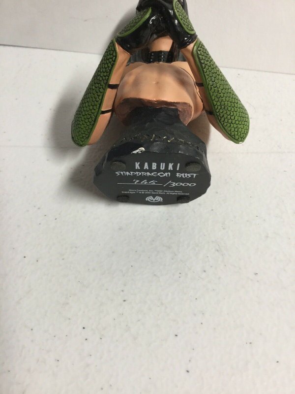 Kabuki Snapdragon Bust 0745/3000 No Box Moore Creations 