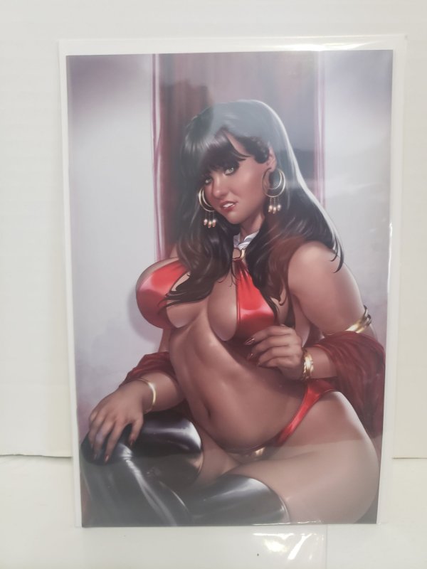 Vampirella Strikes #2 (2022)