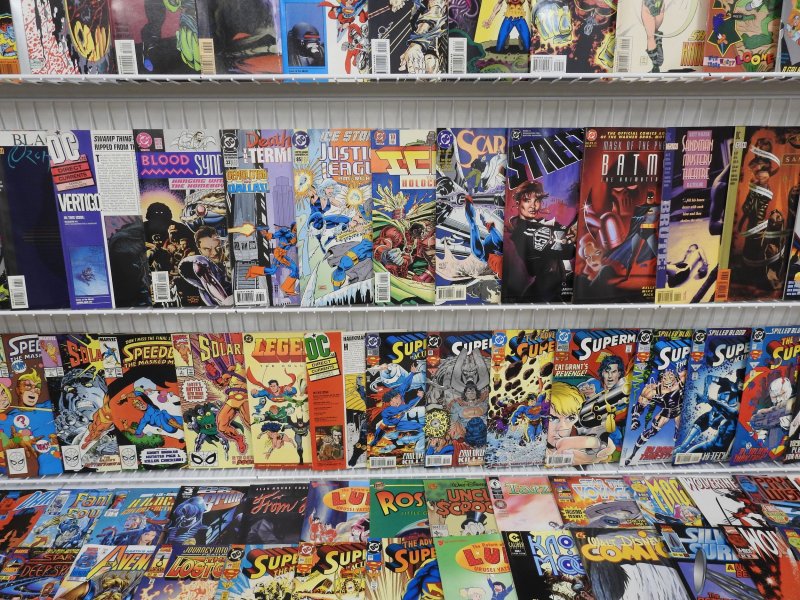 Huge Lot 190+ Comics W/ Superman, Batman, X-Men, +More! Avg FN Condition!