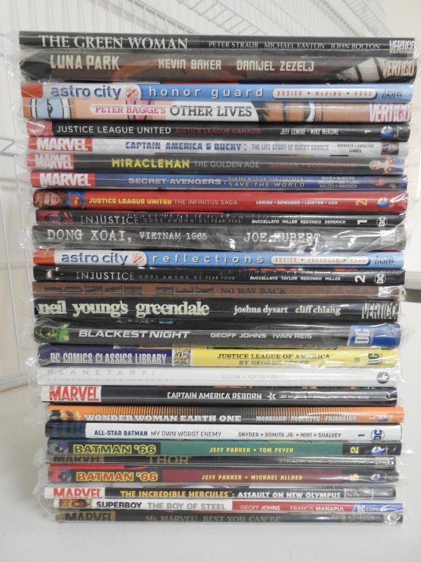 Huge Lot 27 Hardback TPB Graphic Novels Awesome Reading! Avg NM- Condition!!