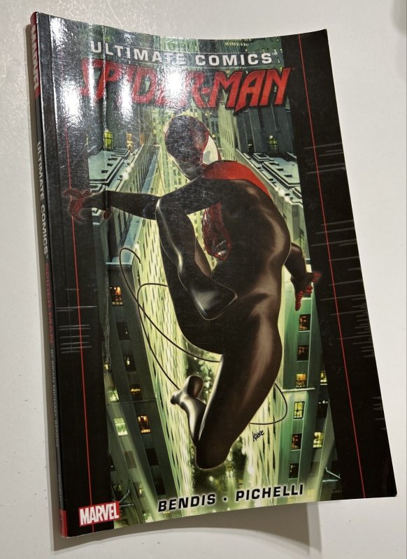 Ultimate Comics Spider-Man TPB Vol 1 Low Grade READER COPY Brian Michael Bendis