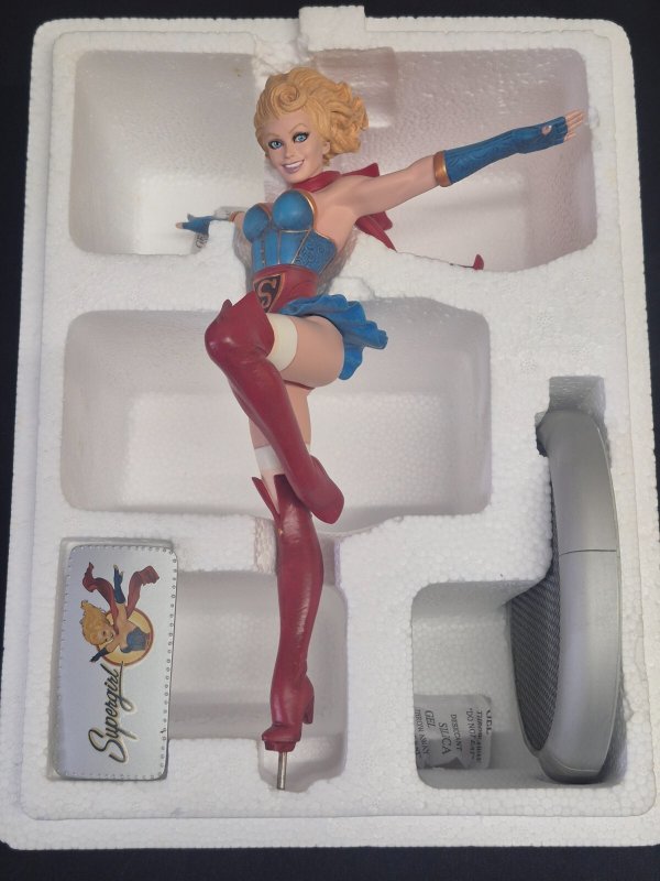 DC Collectibles DC Bombshells Supergirl Statue 1993/5200