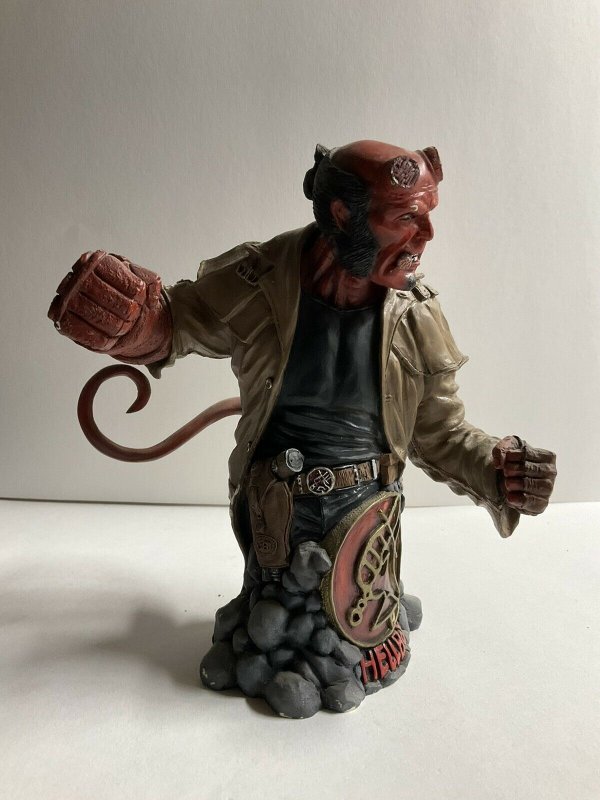 Hellboy 2004 Statue 8” Bust Model painted No Box HTF C. Elizardo Mignola 