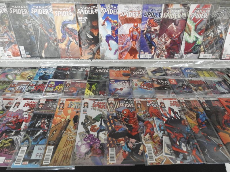 Huge Lot of 200+ Comics W/ All Spiderman! Average VF+ Condition!