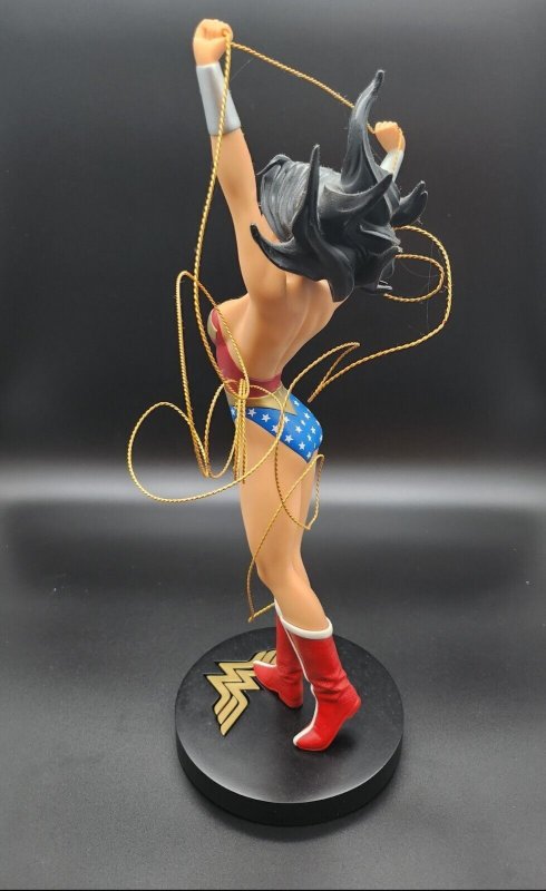 DC Designer Series Wonder Woman Statue Adam Hughes Limited Edition 2128/5000