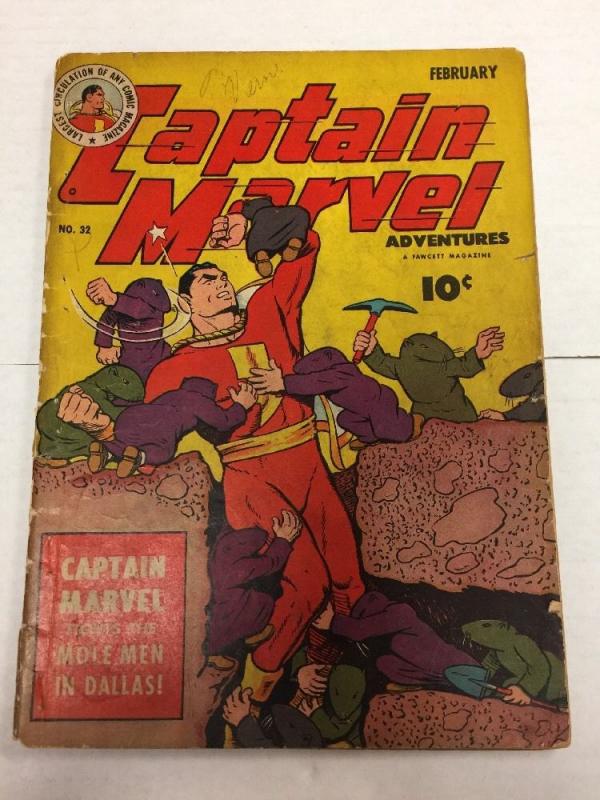 Captain Marvel Adventures 32 Gd/Vg 3.0 Good / Very Good Extra Staples Removed