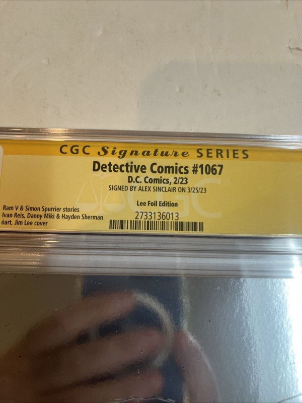 Detective Comics Batman (2023) # 1067 (CGC 9.8 SS)  Signed Alex Sinclair 1:50