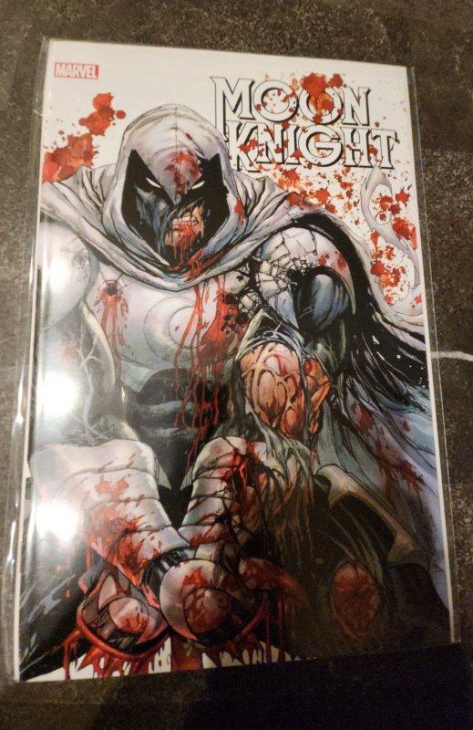 MOONKNIGHT #1 WHATNOT BATTLE DAMAGED TYLER KIRKHAM VARIANT