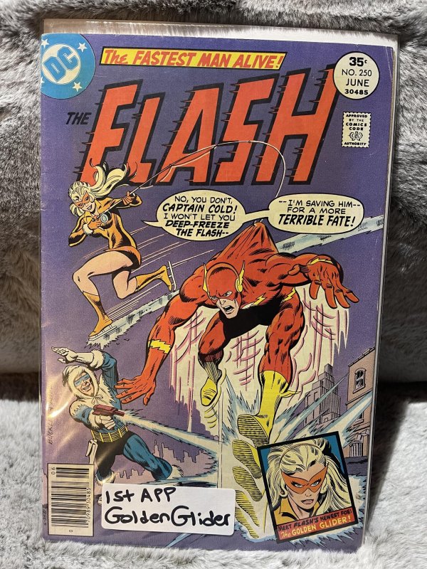 The Flash #250 (1977) 1st App Golden Glider
