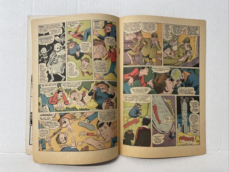 Adventures Of Jerry Lewis #101 CENTERFOLD DETACHED bottom Staple