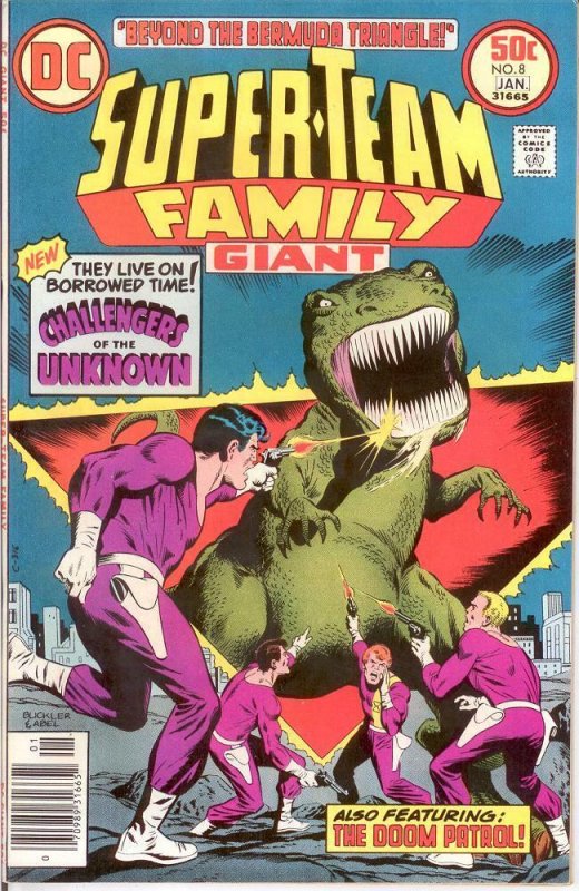 SUPER TEAM FAMILY 8 VF-NM Jan. 1976 COMICS BOOK