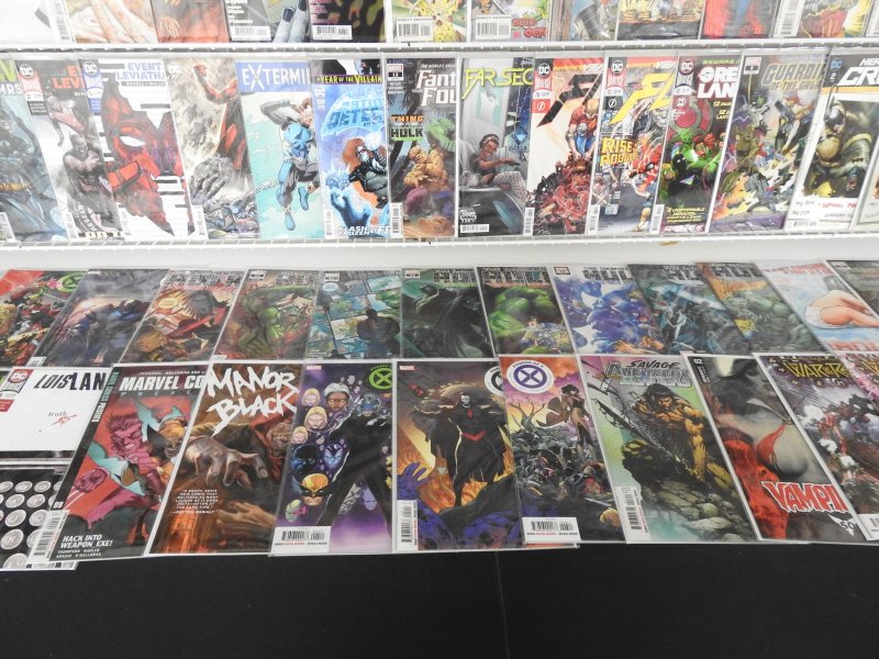 Huge Lot 140+ Comics W/ Batman, Spider-Man, Avengers, +More! Avg VF Condition!