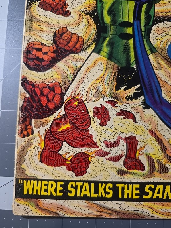 Fantastic Four #61 Stan Lee / Jack Kirby (Marvel Comics April 1967)