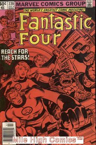 FANTASTIC FOUR  (1961 Series)  (MARVEL) #220 NEWSSTAND Very Fine Comics Book