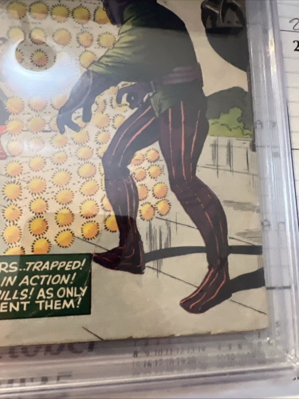 Avengers #8 -CGC 4.0- Has Some Scratches On Case - 1st Kang The Conqueror