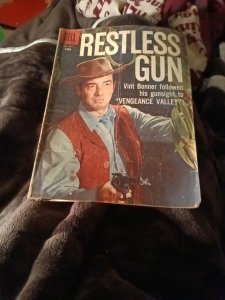 RESTLESS GUN #1 FOUR COLOR #934 1958 JOHN PAYNE COVER silver age western tv show