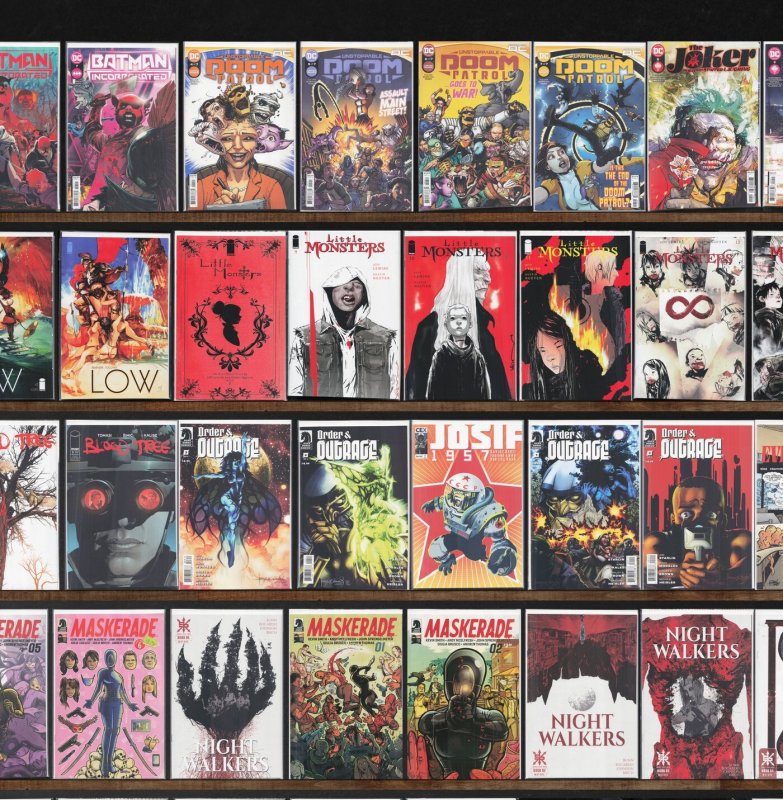 Huge Lot 140+ Comics with Manhunter, Little Monsters & More!