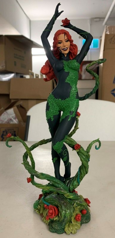 DC Comics Cover Girls Poison Ivy Statue