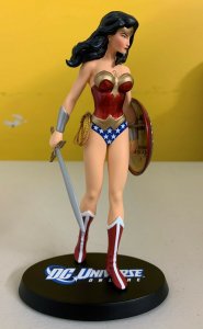 DC UNIVERSE ONLINE WONDER WOMAN STATUE JIM LEE 