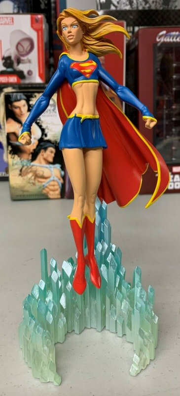 Supergirl Mini Statue DC Direct Limited Edition 