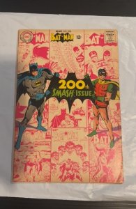 Batman #200 (1968)200 anniversary -Scarecrow story- mod foxxing/Tannning