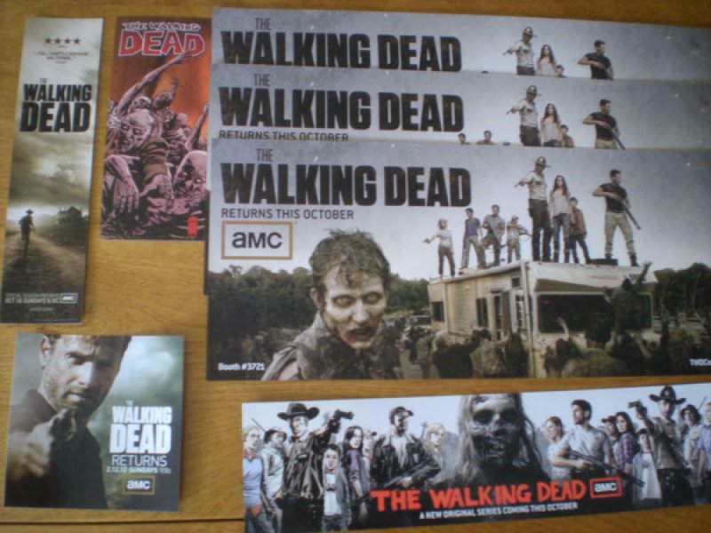 WALKING DEAD Promo set, Zombies,with 9 Promo Cards / misc, + 3 buttons, 1 2