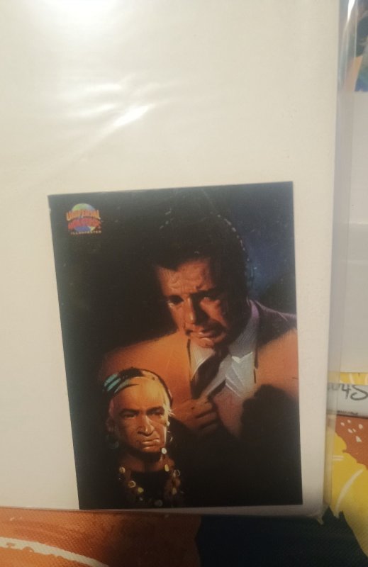 Detective Comics #724 (1998) includes trading card