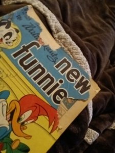 WALTER LANTZ NEW FUNNIES #155 Woody Woodpecker Christmas cover Dell Comics 1950