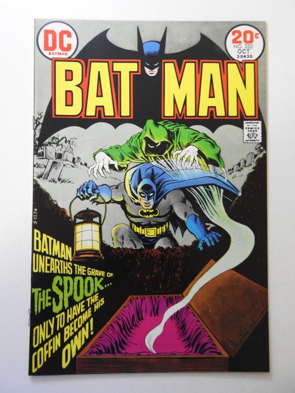 Batman #252 (1973) VF/NM Condition!