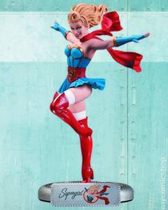 DC Supergirl Bombshells Statue