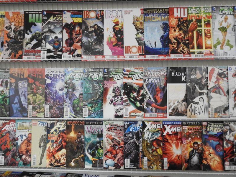 Huge Lot 200+ Comics W/ Green lantern, X-Men, Thunderbolts+ Avg VF- Condition!