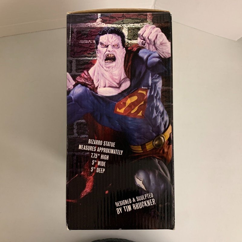 Ultimate Showdown Superman Vs Bizarro Statue Set Limited Edition  