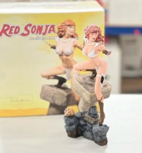 Red Sonja She-Devil With A Sword Statue Dynamite New in Box Paolo Rivera