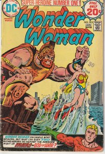 Wonder Woman #215 (1975)