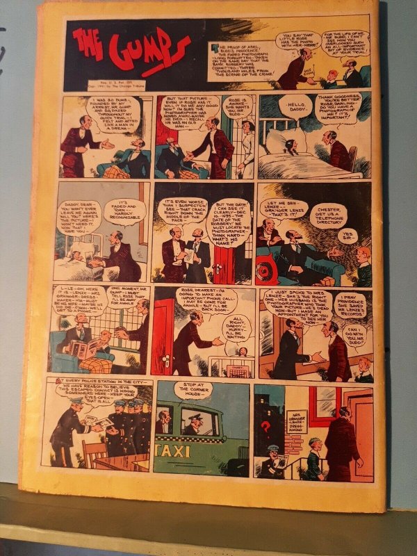 Popular COMICS #123.Golden Age. 1946. COVER DETACHED BOTTOM STAPLE. SEE PICS