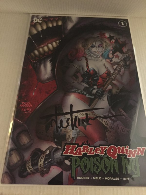 2019 DC Comics Harley Quinn & Poison Ivy #1 Variant Signed by Tyler Kirkham