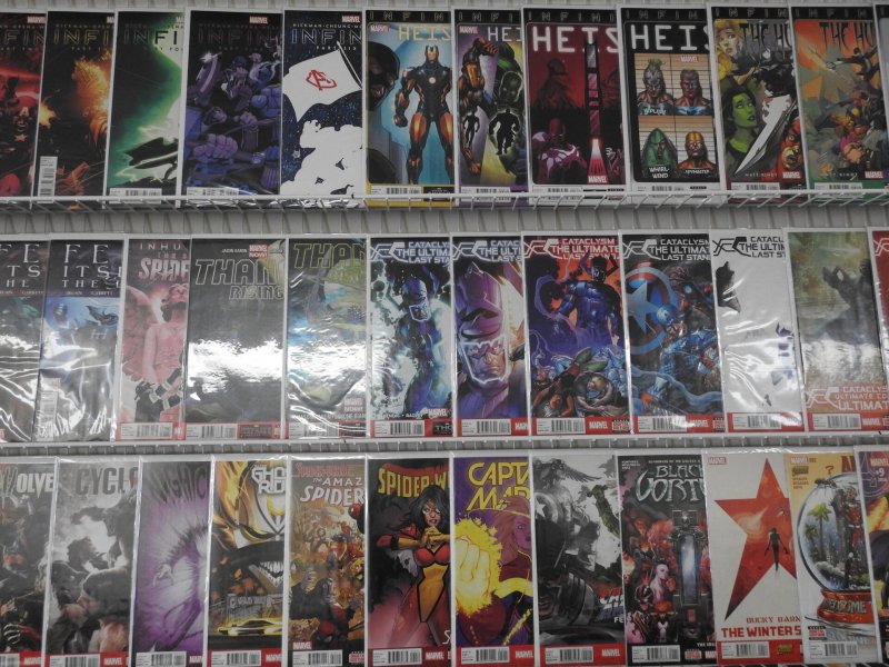 Huge Lot of 180+ Comics W/ Loki, Thanos, Hulk Avg. VF+ Condition.