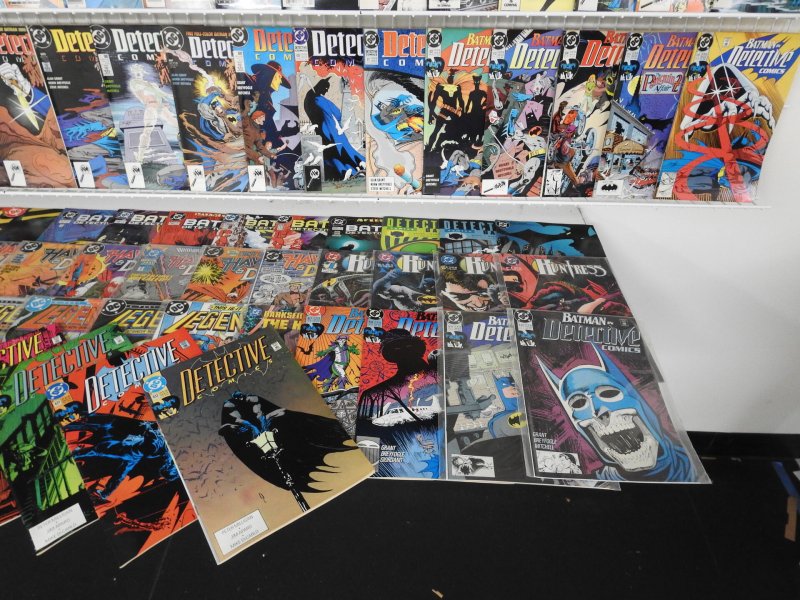 Huge Lot 190+ Comics W/ Detective Comics Starring Batman!! Avg VF Condition!!