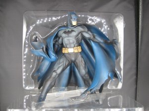 Batman Kotobukiya Artfx 1/6 scale Pre-Painted PVC Batman Statue Blue 