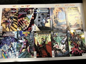 Lot of 10 Comic Lot (see pictures) 227-16