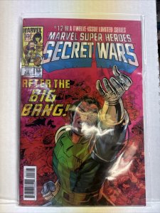 Marvel Super Heroes Secret Wars #12  MARVEL Comics HOLO